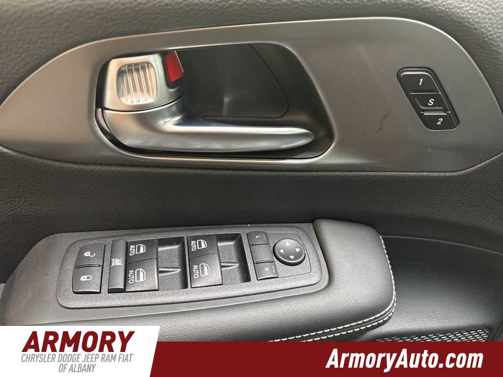 Thumbnail: 2026 Chrysler Pacifica - 8