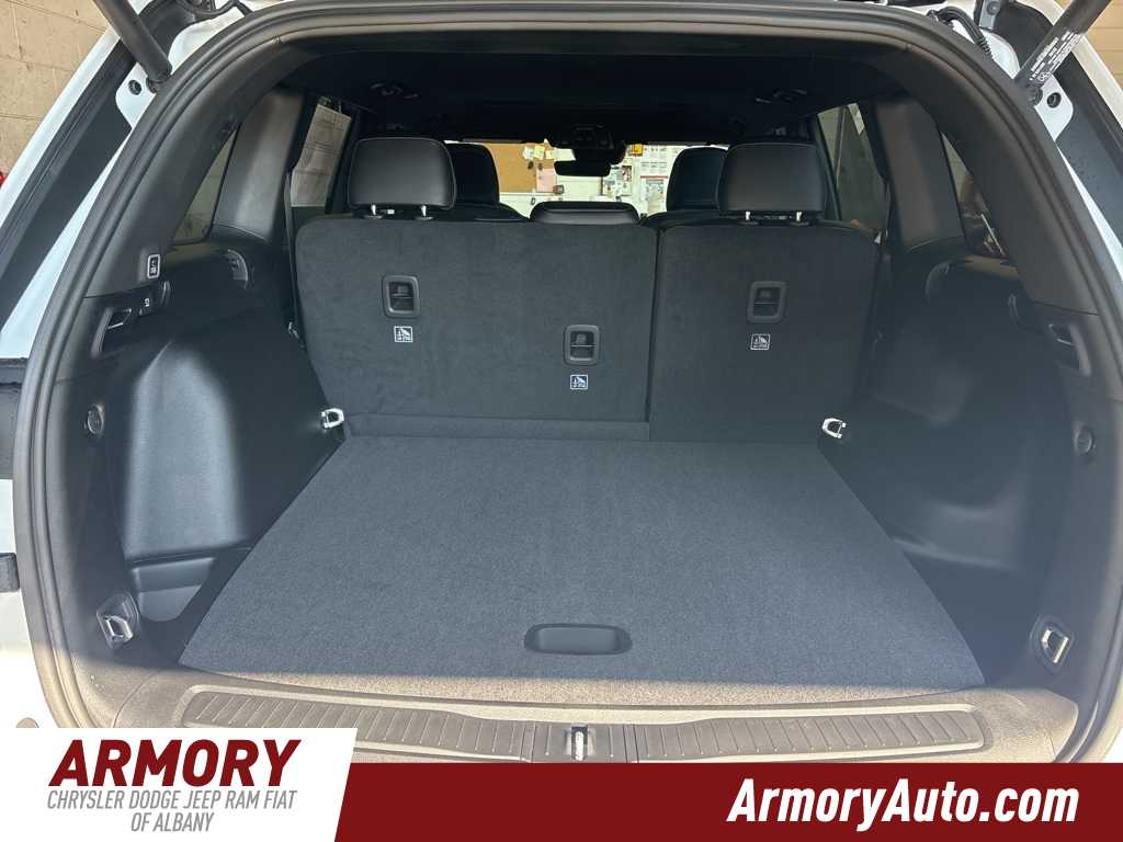 Thumbnail: 2025 Jeep Grand Cherokee - 25