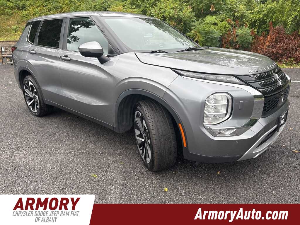 Thumbnail: 2022 Mitsubishi Outlander - 3