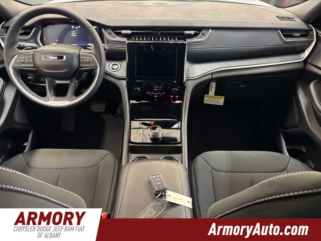 Thumbnail: 2025 Jeep Grand Cherokee - 35