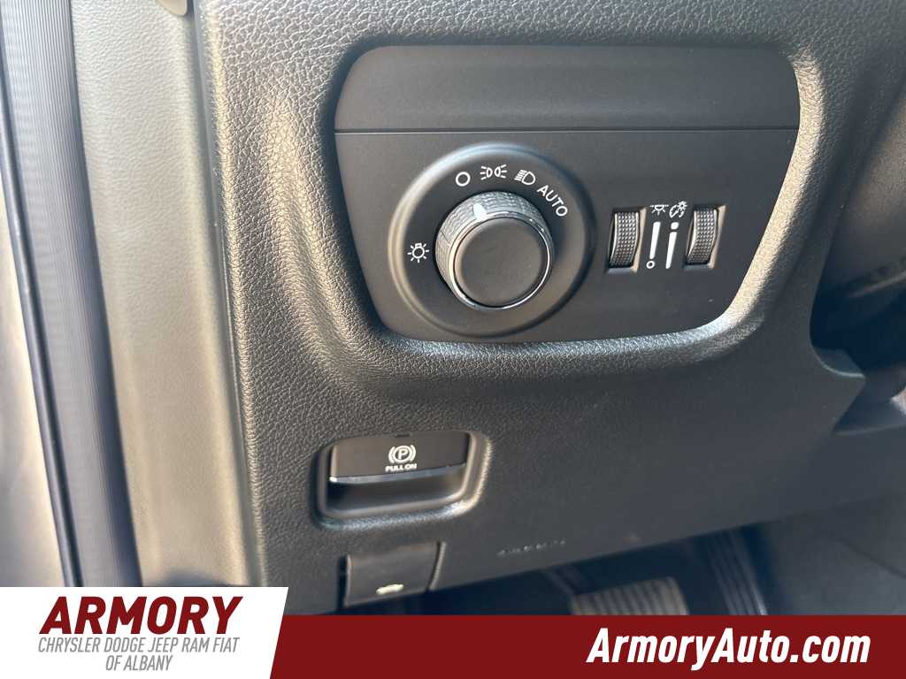 Thumbnail: 2025 Jeep Grand Cherokee - 10