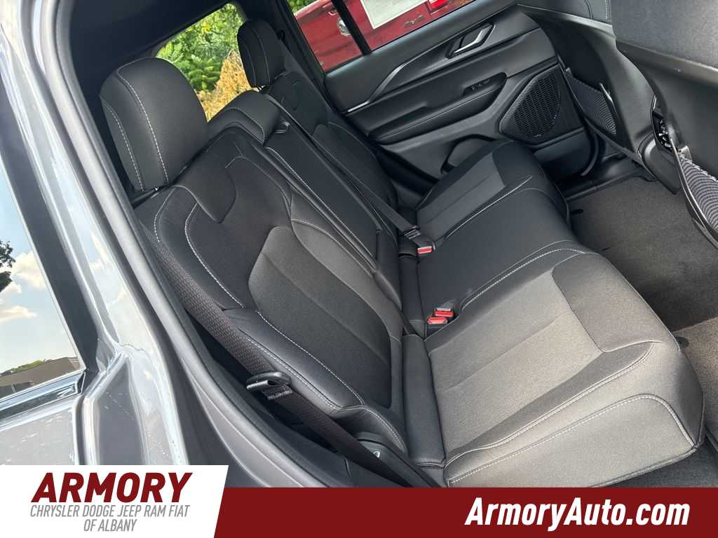 Thumbnail: 2025 Jeep Grand Cherokee - 27