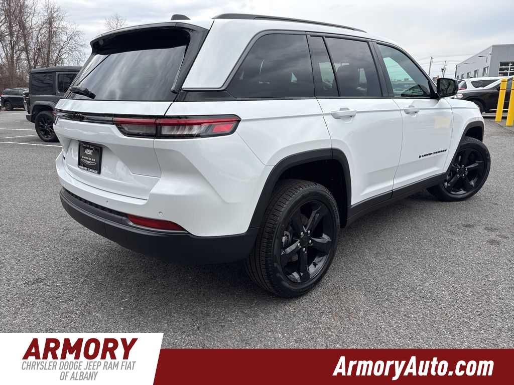 Thumbnail: 2026 Jeep Grand Cherokee - 4