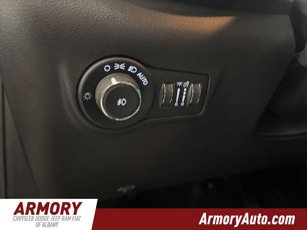 Thumbnail: 2022 Jeep Compass - 10