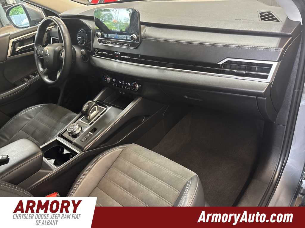 Thumbnail: 2022 Mitsubishi Outlander - 43