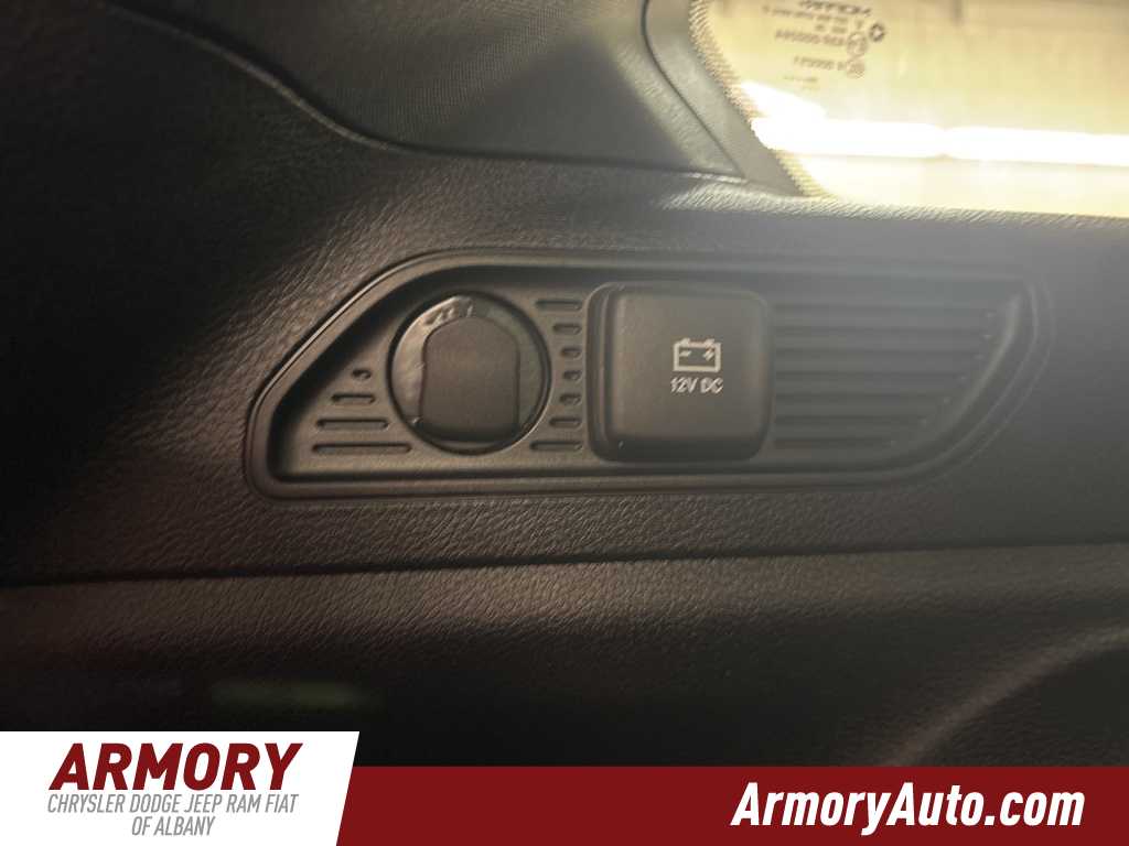 Thumbnail: 2025 Jeep Grand Cherokee - 31