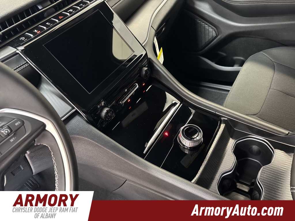 Thumbnail: 2025 Jeep Grand Cherokee - 15