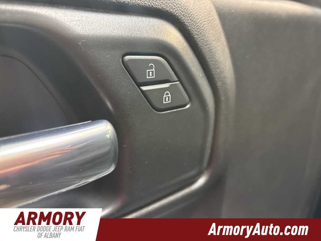 Thumbnail: 2020 Chevrolet Silverado 1500 - 9