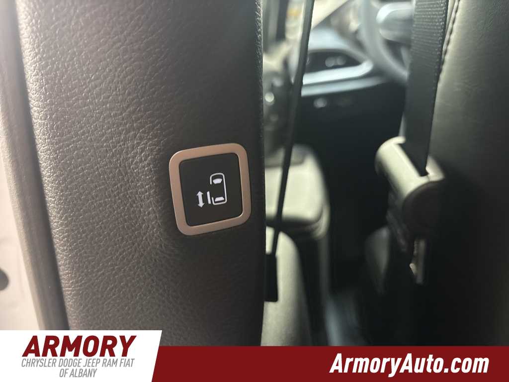 Thumbnail: 2026 Chrysler Pacifica - 21