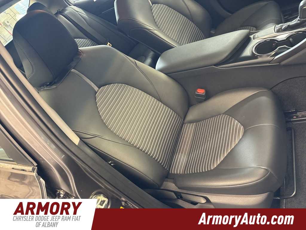 2018 Toyota Camry SE 31