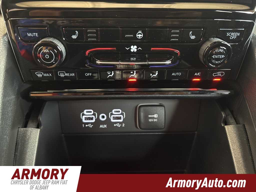 Thumbnail: 2025 Jeep Grand Cherokee - 16