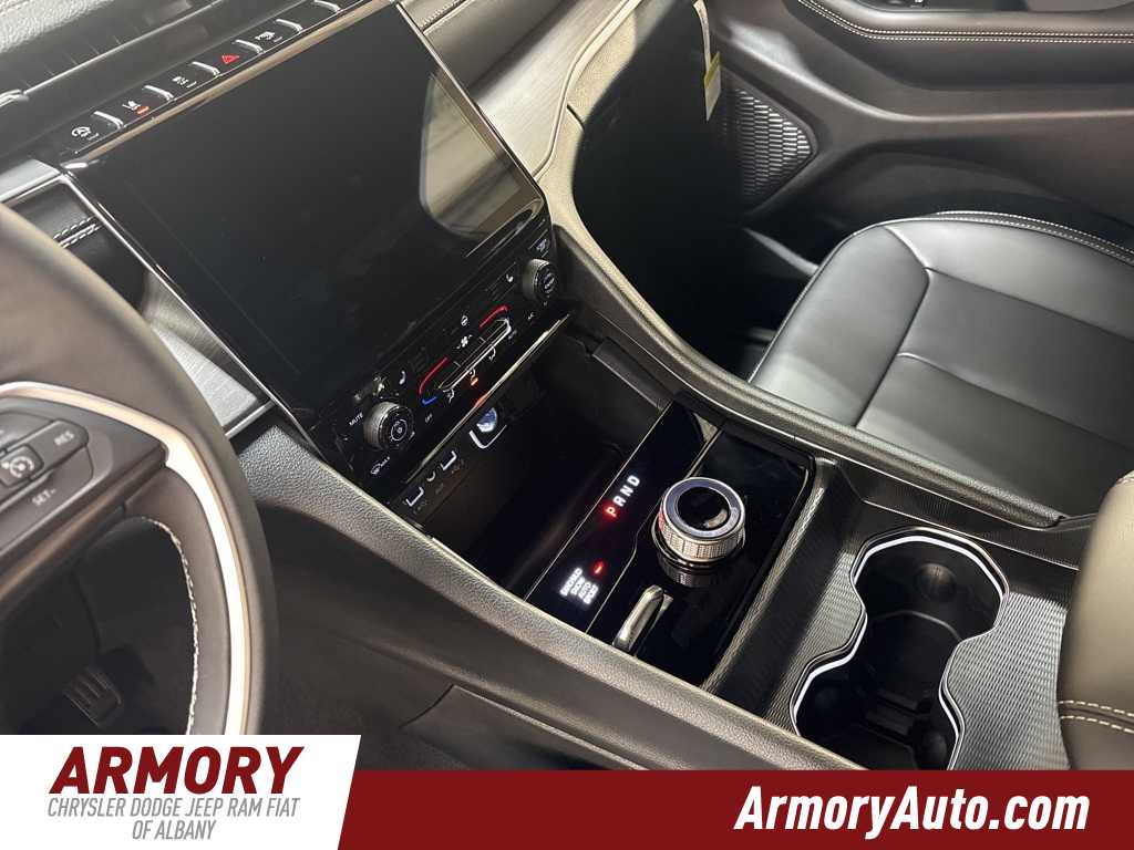 Thumbnail: 2025 Jeep Grand Cherokee - 15