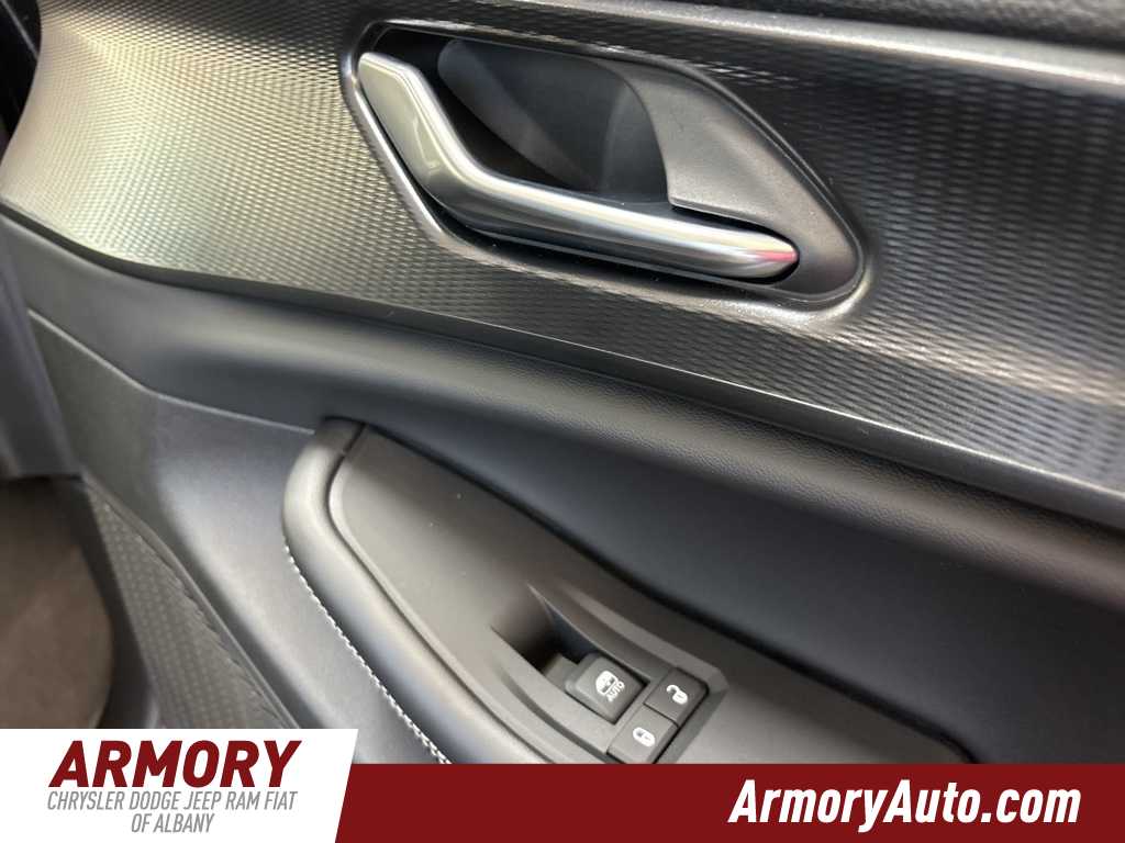 Thumbnail: 2025 Jeep Grand Cherokee - 34