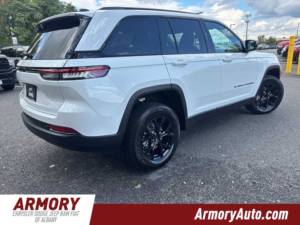 Thumbnail: 2025 Jeep Grand Cherokee - 4
