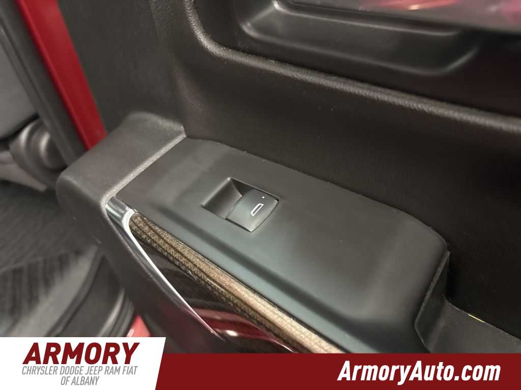 Thumbnail: 2020 Chevrolet Silverado 1500 - 32