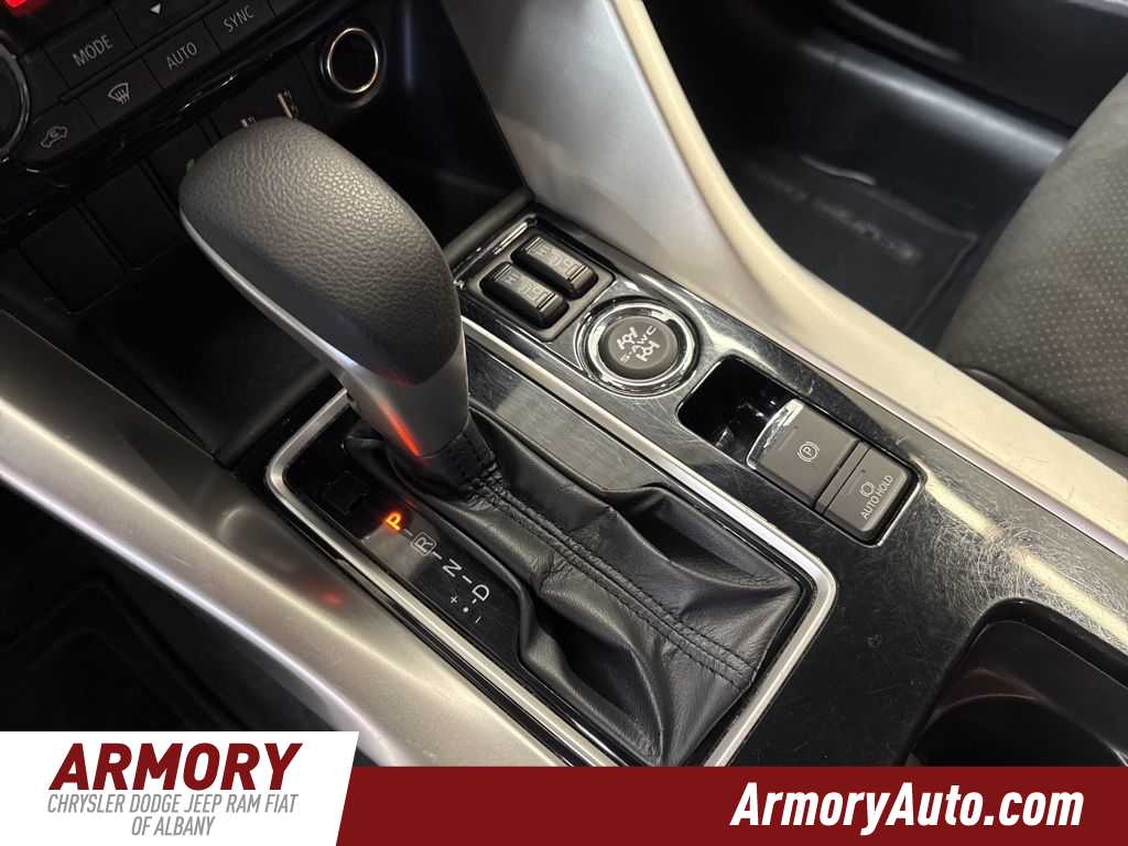 Thumbnail: 2024 Mitsubishi Eclipse Cross - 18