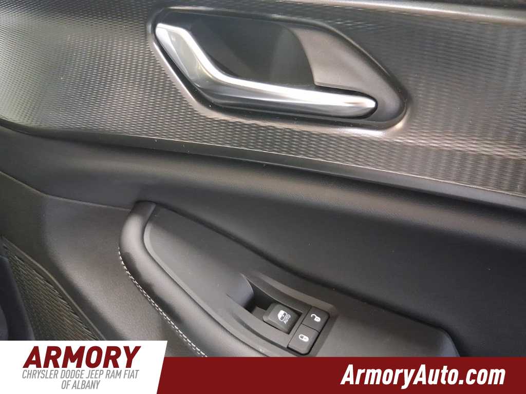 Thumbnail: 2025 Jeep Grand Cherokee - 33