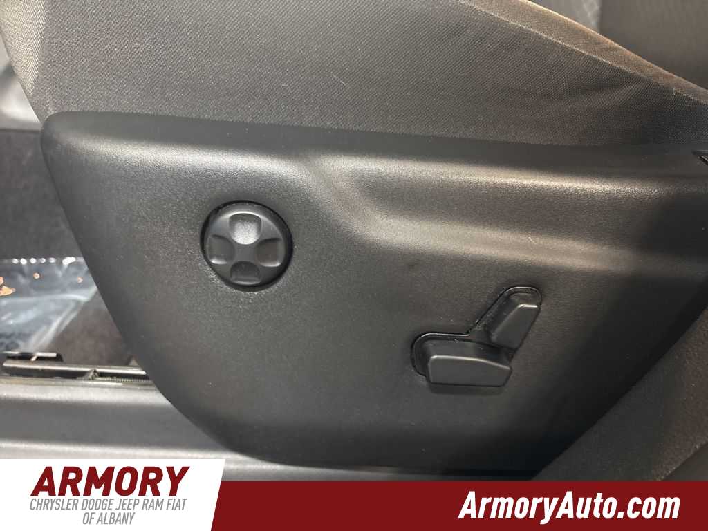 Thumbnail: 2020 Jeep Grand Cherokee - 13