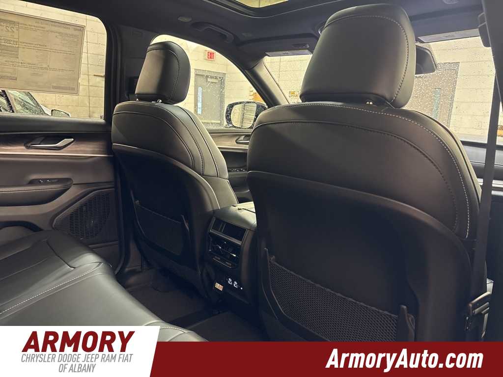 Thumbnail: 2025 Jeep Grand Cherokee - 35