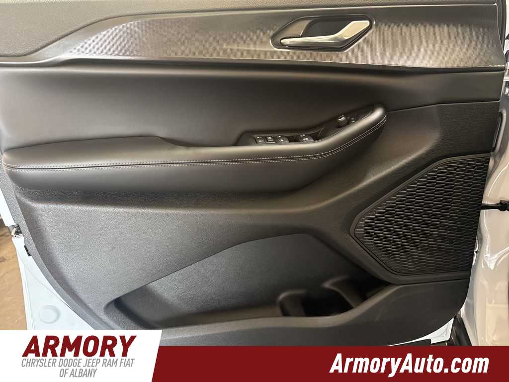 Thumbnail: 2026 Jeep Grand Cherokee - 7