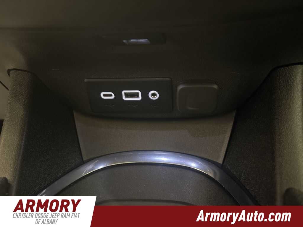 Thumbnail: 2023 Chevrolet Malibu - 21