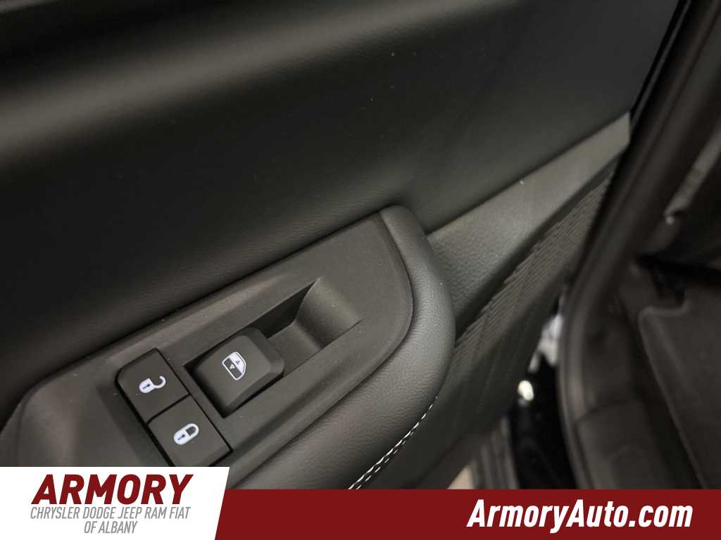 Thumbnail: 2025 Jeep Grand Cherokee - 19