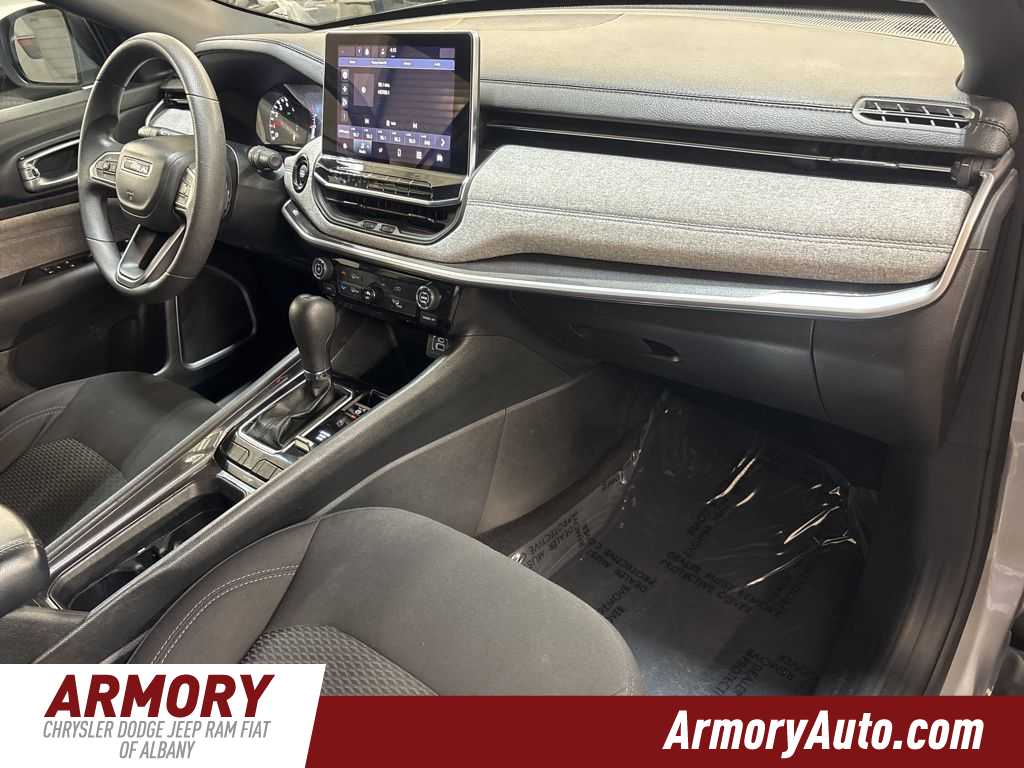 Thumbnail: 2023 Jeep Compass - 38