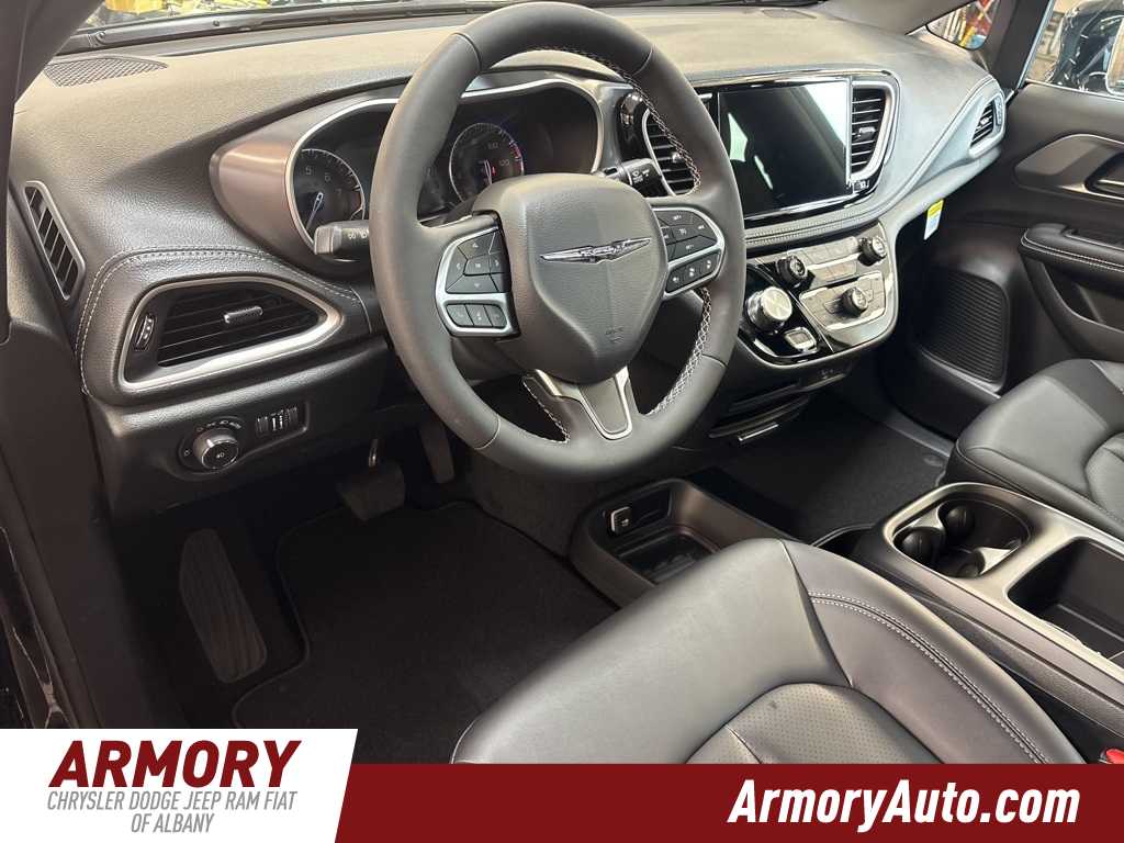 Thumbnail: 2026 Chrysler Pacifica - 9