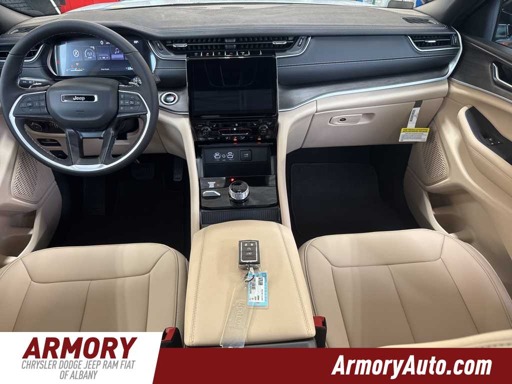 Thumbnail: 2025 Jeep Grand Cherokee - 30