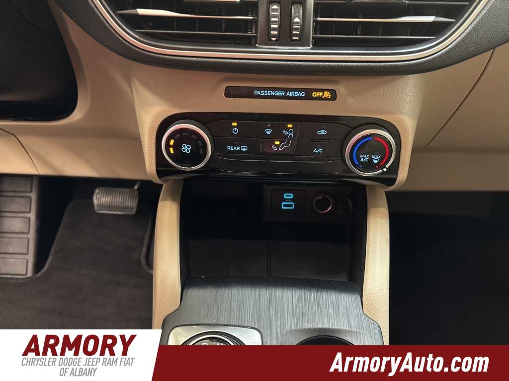 Thumbnail: 2022 Ford Escape - 18