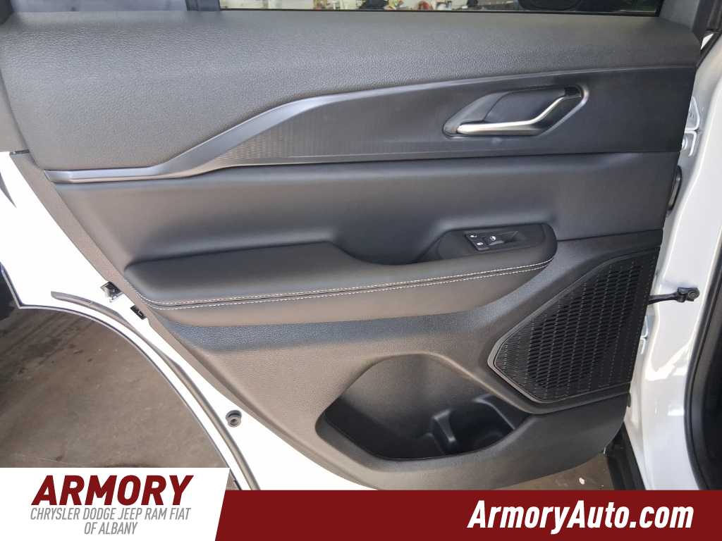 Thumbnail: 2025 Jeep Grand Cherokee - 19