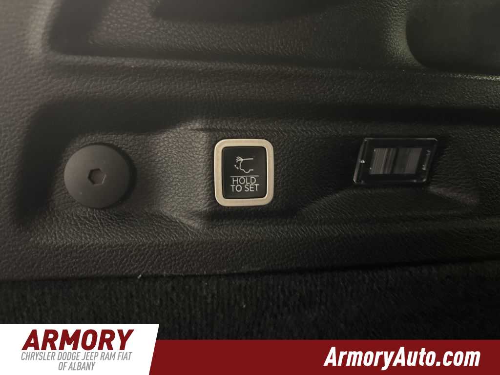 Thumbnail: 2023 Jeep Grand Cherokee L - 35