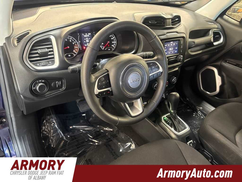Thumbnail: 2019 Jeep Renegade - 8