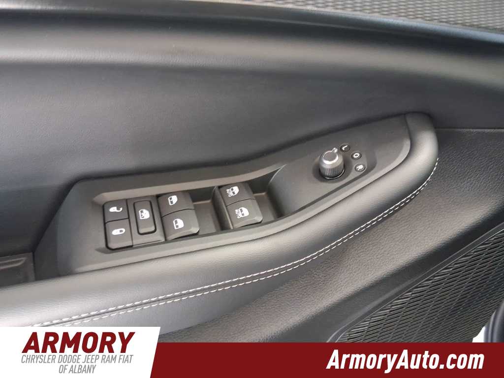 Thumbnail: 2025 Jeep Grand Cherokee - 8