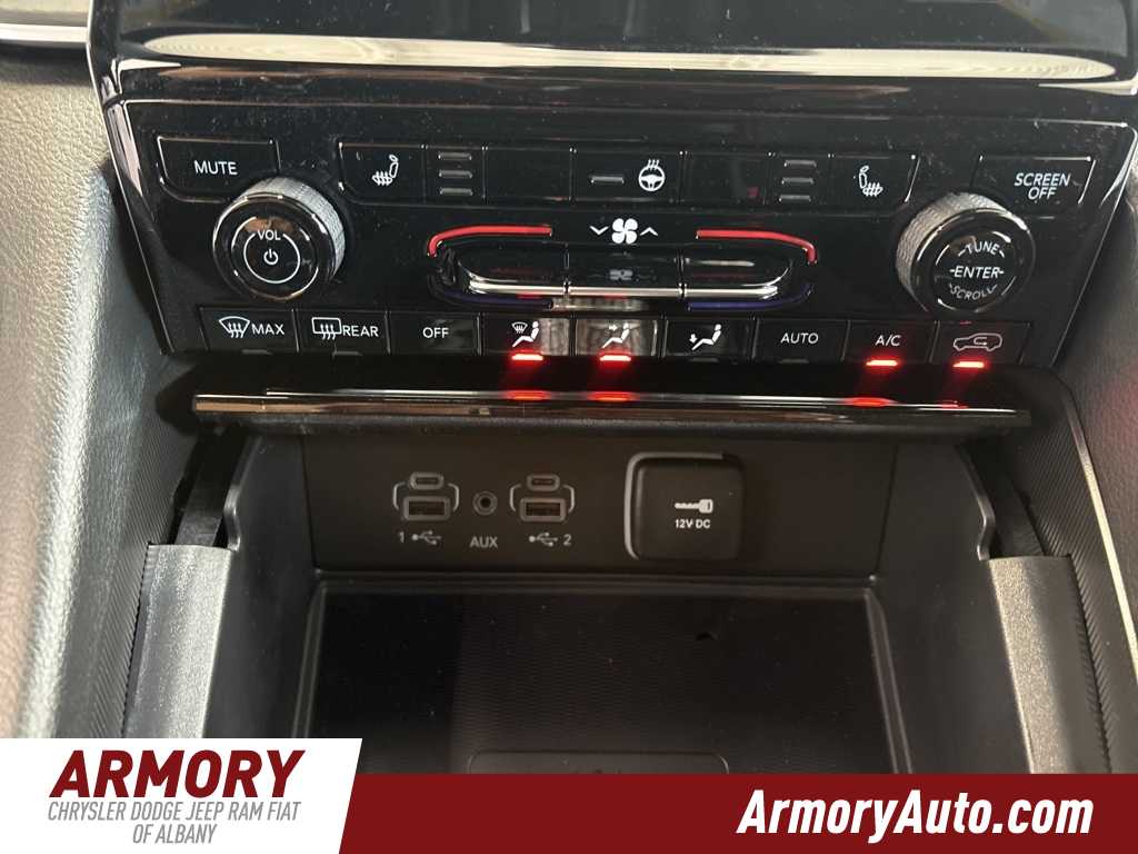 Thumbnail: 2025 Jeep Grand Cherokee - 19