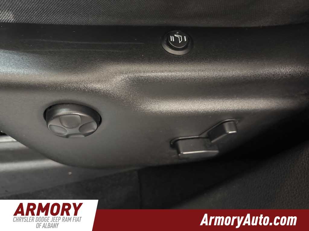 Thumbnail: 2019 Jeep Grand Cherokee - 11