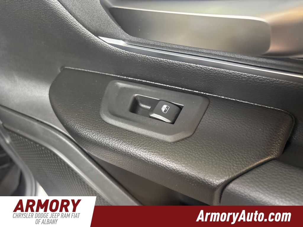 Thumbnail: 2026 RAM 1500 - 32