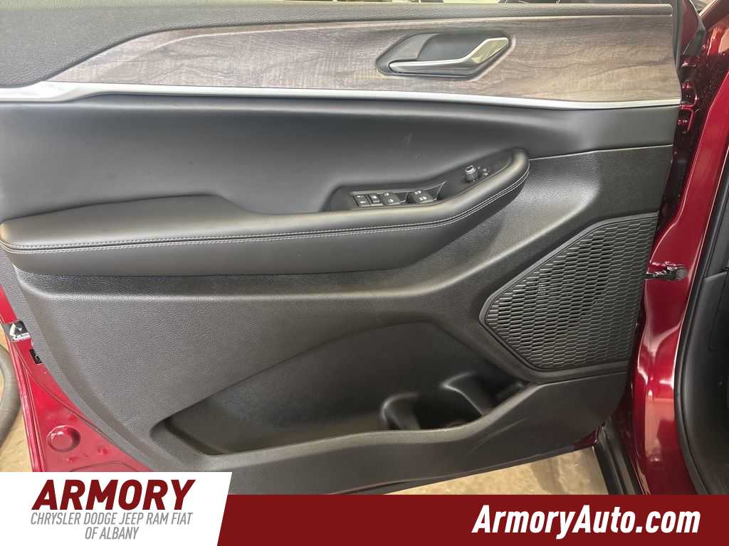 Thumbnail: 2026 Jeep Grand Cherokee - 7