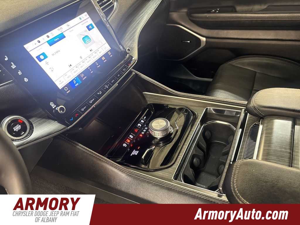 Thumbnail: 2024 Jeep Wagoneer - 19