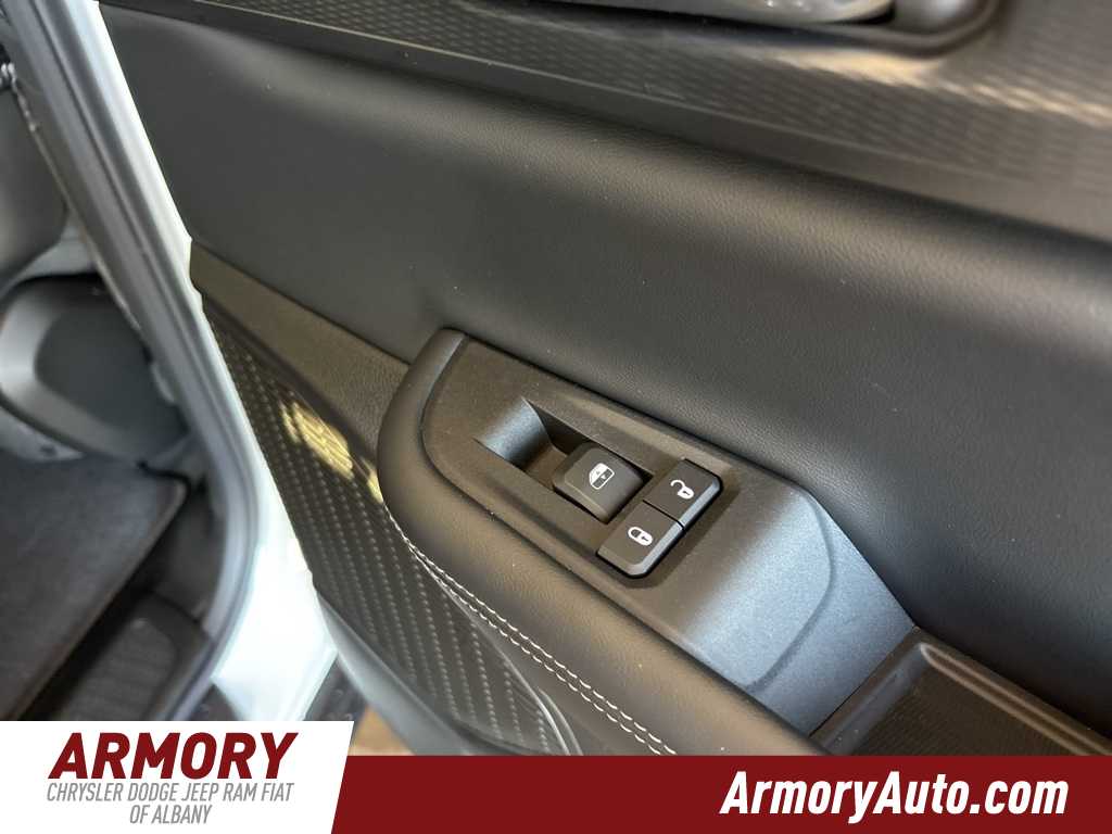 Thumbnail: 2025 Jeep Grand Cherokee L - 33