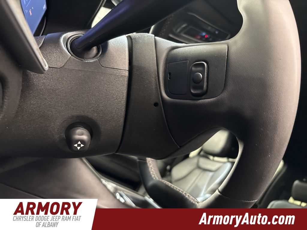 Thumbnail: 2023 Jeep Wagoneer - 13