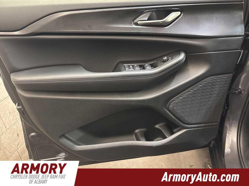 Thumbnail: 2025 Jeep Grand Cherokee L - 7