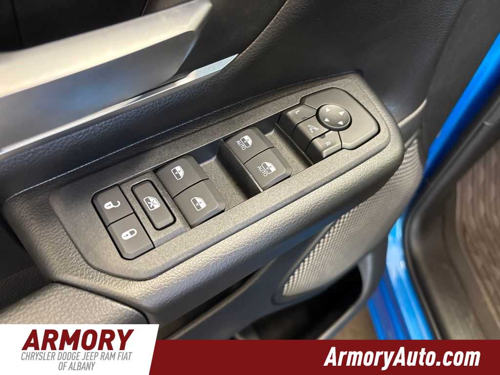 Thumbnail: 2026 RAM 1500 - 8