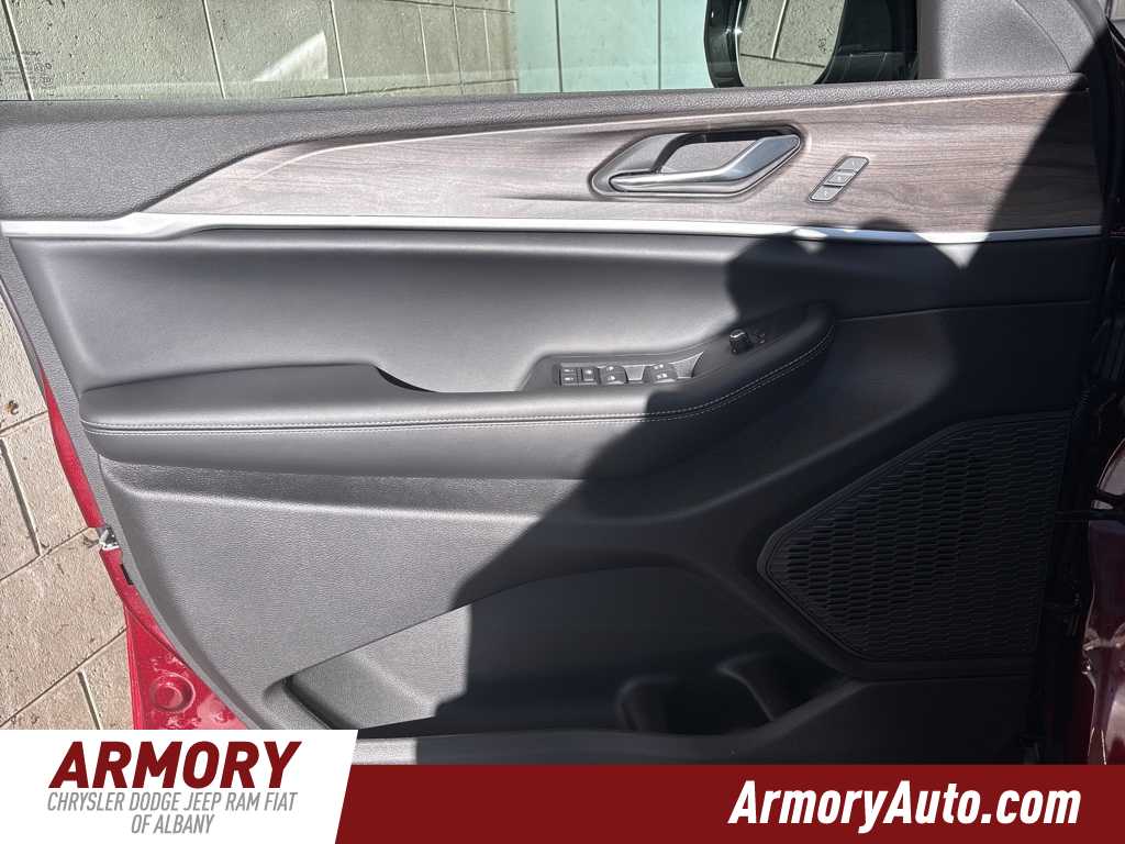 Thumbnail: 2025 Jeep Grand Cherokee - 7