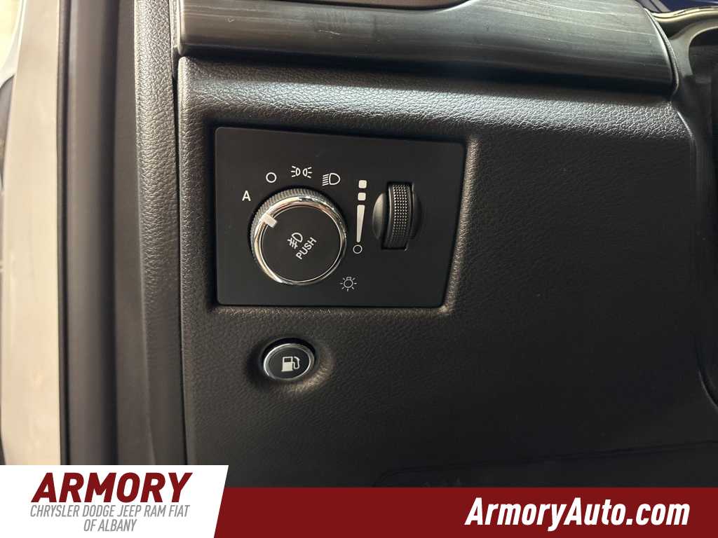 Thumbnail: 2019 Jeep Grand Cherokee - 12