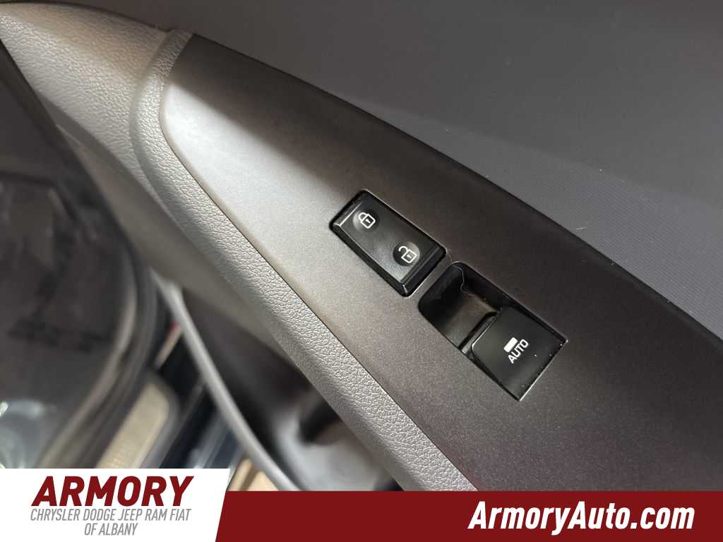 Thumbnail: 2019 Hyundai Ioniq - 34