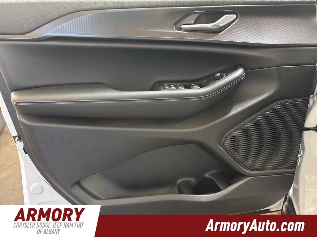 Thumbnail: 2025 Jeep Grand Cherokee - 7