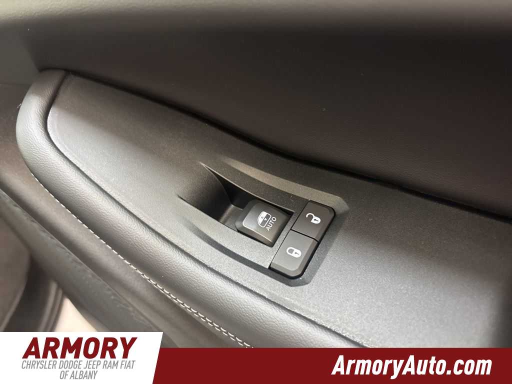 Thumbnail: 2026 Jeep Grand Cherokee - 38