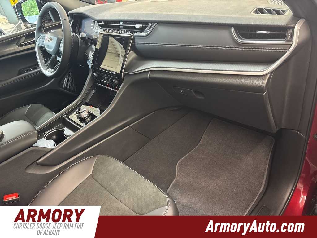 Thumbnail: 2025 Jeep Grand Cherokee - 36