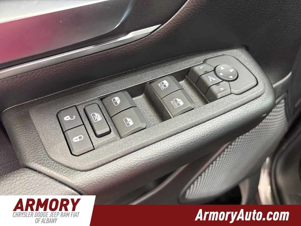 Thumbnail: 2026 RAM 1500 - 9